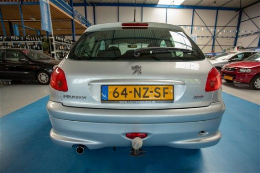 Peugeot 206 - 206; 1.4 16V 3DRS - 1