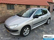 Peugeot 206 - 1.4 XT zeer netjes