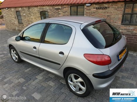 Peugeot 206 - 1.4 XT zeer netjes - 1