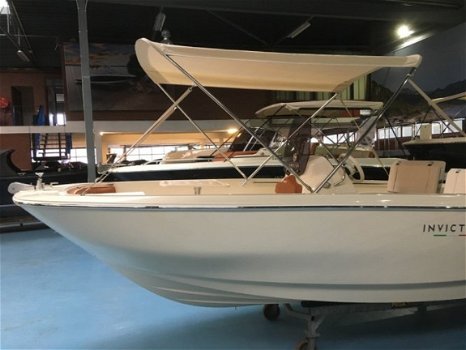 Invictus yacht Invictus 190 fx console met Honda 100 pk AANBIEDING overjarig model! - 2