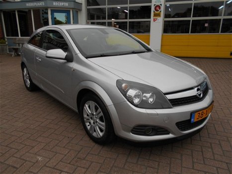 Opel Astra GTC - 1.6 16V 85KW Temptation - 1