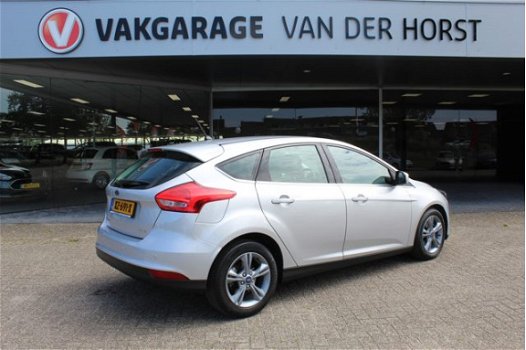 Ford Focus - 1.0 Titanium 5 deurs hatchback 125 pk Ecoboost navigatie, Cruise & climate control, Etc - 1