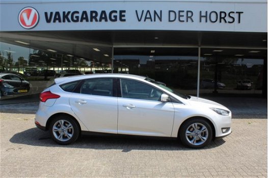 Ford Focus - 1.0 Titanium 5 deurs hatchback 125 pk Ecoboost navigatie, Cruise & climate control, Etc - 1