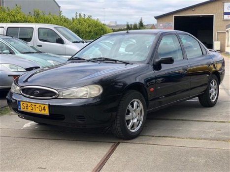 Ford Mondeo - 1.8 First Edition/Airco/Trekhaak/Nieuwe APK - 1