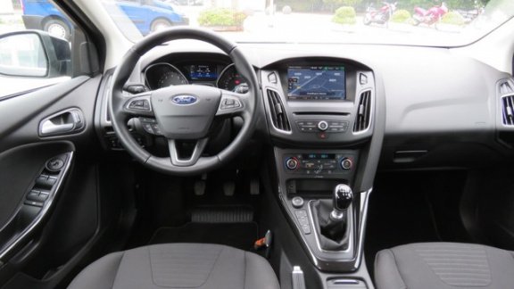 Ford Focus - 1.0 Titanium Edition 125 pk, 5 drs, Navigatie, Trekhaak, Parking Pack, 39865 km - 1