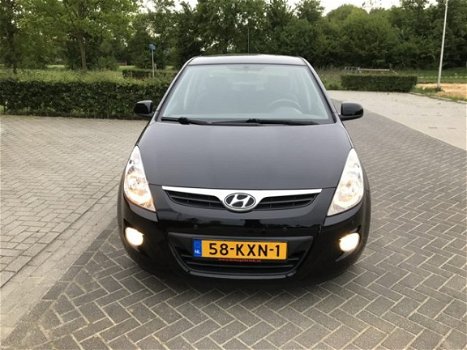 Hyundai i20 - 1.4i DynamicVersion.Automaat.Pdc - 1