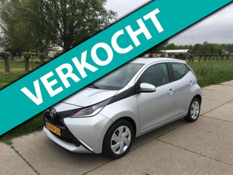 Toyota Aygo - 1.0 VVT-i x-play 5DRS/AIRCO/CAMERA/CRUISE/NAP - 1