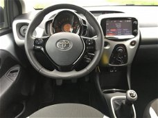 Toyota Aygo - 1.0 VVT-i x-play 5DRS/AIRCO/CAMERA/CRUISE/NAP
