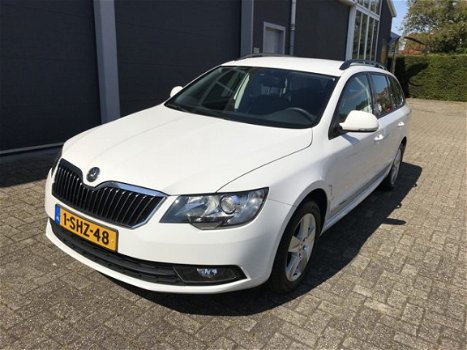 Skoda Superb Combi - 1.4 TSI Active Navi/Cruise/Climate/Winterset - 1