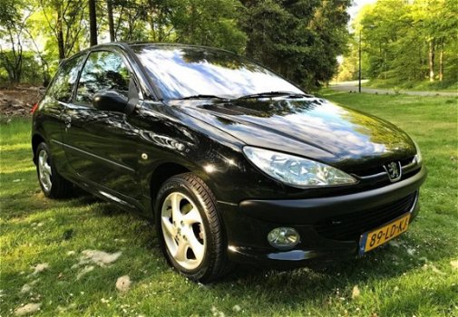 Peugeot 206 - 1.6-16V XS .AIRCO. NWE APK Bj'2002 - 1