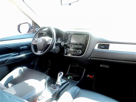 Mitsubishi Outlander - 2.0 PHEV Aut7 Instyle AWD (leer, navi, camera, xenon) - 1