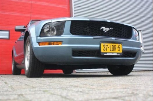 Ford Mustang - USA Coupe V6 4.0 LEDER 32500M - 1