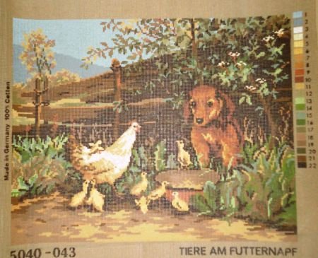 VOORBEDRUKT BORDUURSTRAMIEN HOND KIJKT NAAR KIP,KUIKENS - nr. 1