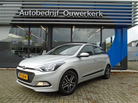 Hyundai i20 - 1.2 HP i-20 Fresh edition dec 2017 lm sportwielen, Micheling banden, sierlijst set spo - 1