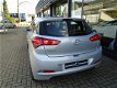 Hyundai i20 - 1.2 HP i-20 Fresh edition dec 2017 lm sportwielen, Micheling banden, sierlijst set spo - 1 - Thumbnail