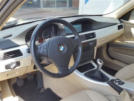 BMW 3-serie - 325XI 218PK X-DRIVE BUSINESS LINE | NAVI PROFESSIONAL | LEDER | XENON | CLIMA | CRUISE - 1