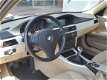 BMW 3-serie - 325XI 218PK X-DRIVE BUSINESS LINE | NAVI PROFESSIONAL | LEDER | XENON | CLIMA | CRUISE - 1 - Thumbnail