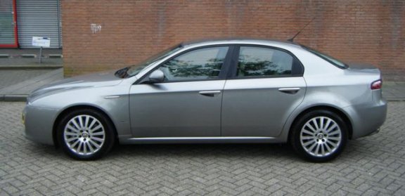 Alfa Romeo 159 - 3.2 JTS V6 Q4 Progression - 1