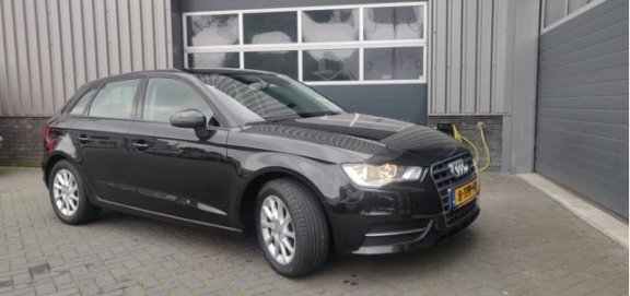 Audi A3 Sportback - 1.4 TFSI CoD Attraction Pro Line - 1