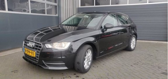 Audi A3 Sportback - 1.4 TFSI CoD Attraction Pro Line - 1