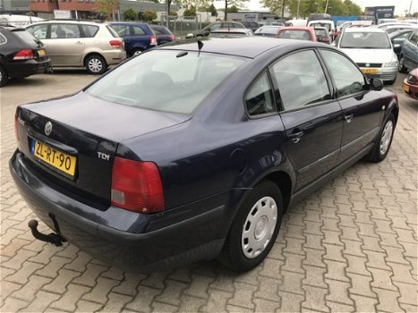 Volkswagen Passat - 1.9 TDI Clima - 1