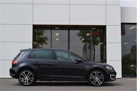 Volkswagen Golf - 1.4 TSI GTE Automaat Let op Tot 2025 50% Korting wegenbelasting App Connect Naviga - 1