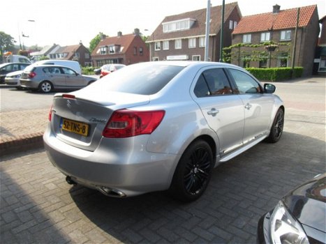 Suzuki Kizashi - 2.4 Sport Cruise control, Climate control, Parkeersensoren voor en achter - 1