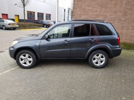 Toyota RAV4 - 1