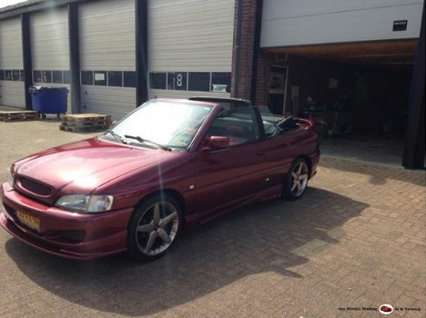 Ford Escort Cabrio - 1