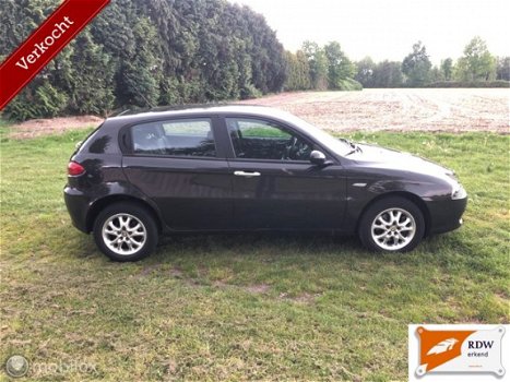 Alfa Romeo 147 - 1.6 T.Spark Distinctive NAP/AIRCO/NWE APK - 1