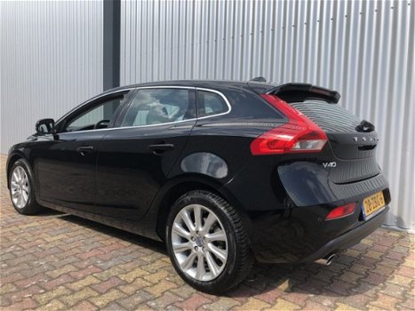 Volvo V40 - 1.6 T4 Momentum Panodak | Navi | Camera 180 Pk € 1.000, - Slooppr - 1