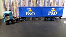Volvo F10 P&O container transport 1:43 Ixo