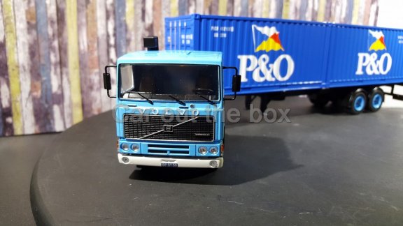 Volvo F10 P&O container transport 1:43 Ixo - 2