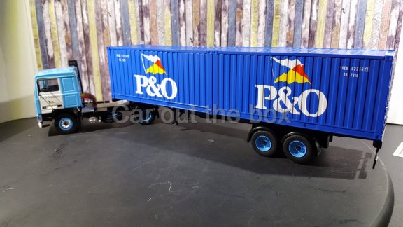 Volvo F10 P&O container transport 1:43 Ixo - 4