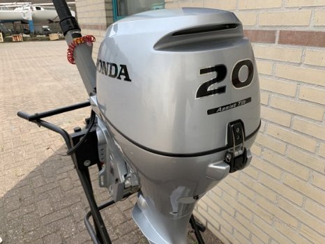 Honda 20PK Elec start, power tilt 2015 ALS NIEUW - 7