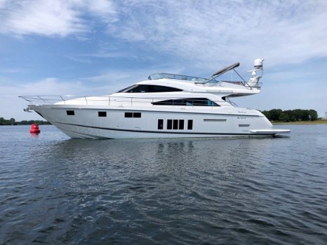 Fairline Squadron 65 - 1