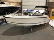 Quicksilver  555 New Bowrider