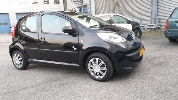 Peugeot 107 - 1.0-12V XR Airco/Elek pakk/Nw APK/Garantie - 1