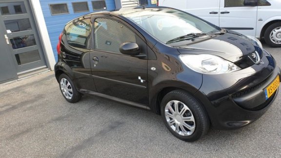 Peugeot 107 - 1.0-12V XR Airco/Elek pakk/Nw APK/Garantie - 1