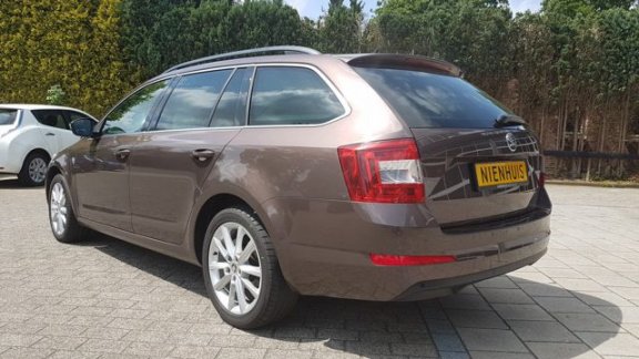 Skoda Octavia Combi - 2.0 TDI Greentech Ambition - 1