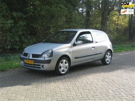 Renault Clio - 1.6-16V Dynamique (bj 2001) AIRCO / TREKHAAK - 1