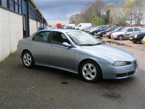 Alfa Romeo 156 - 2.4 JTD Distinctive - 1