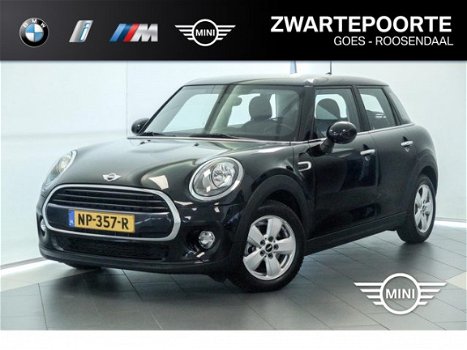 Mini Mini Cooper - 5-deurs 1.5 - Navigatie - Airco - 1