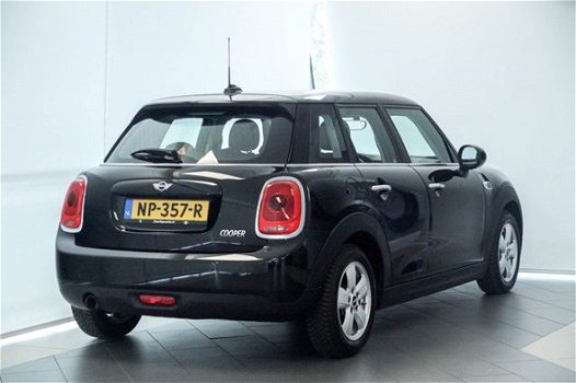 Mini Mini Cooper - 5-deurs 1.5 - Navigatie - Airco - 1