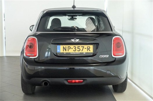 Mini Mini Cooper - 5-deurs 1.5 - Navigatie - Airco - 1