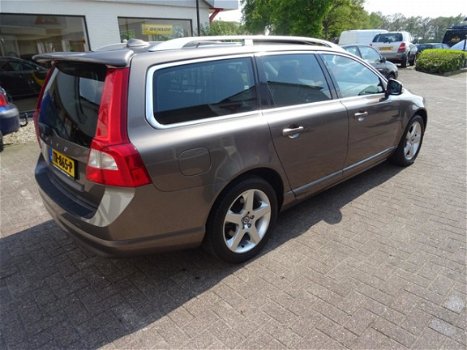 Volvo V70 - 2.5T Summum , Family line , Schuif/kanteldak , Xenon, 230PK - 1