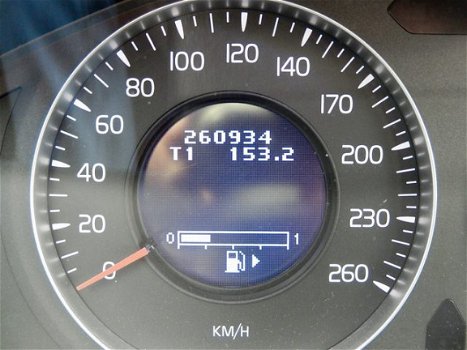 Volvo XC60 - 2.4 D5 Momentum AWD Automaat - 1