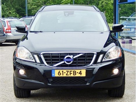 Volvo XC60 - 2.4 D5 Momentum AWD Automaat - 1