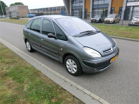 Citroën Xsara Picasso - 1.8i-16V Différence 2 - 1