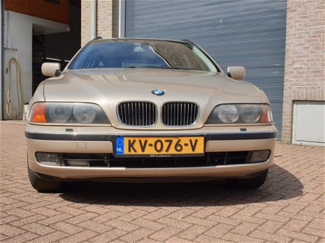 BMW 5-serie Touring - 540i Executive 100.000 km youngtimer nieuwstaat - 1